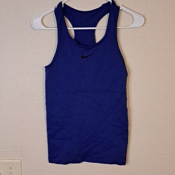 Nike athletic tank top size small - Picture 1 of 5